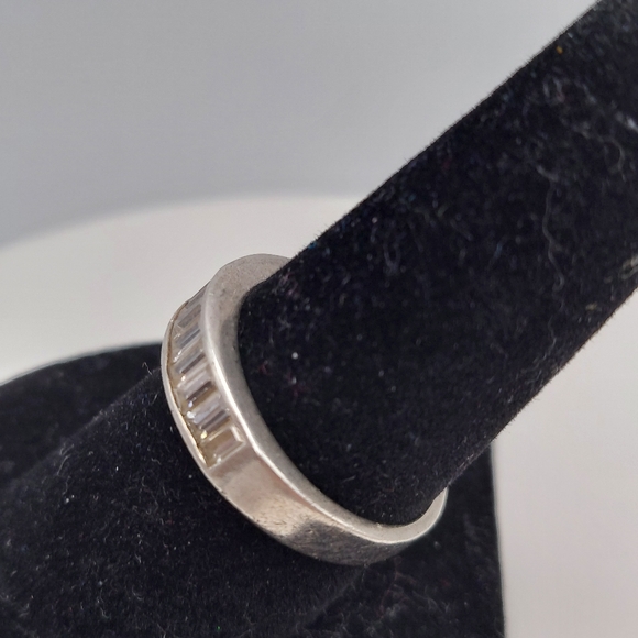 Vintage Avon Sterling Ring sz 9, Emerald Cut Cz, GC. - Picture 4 of 12